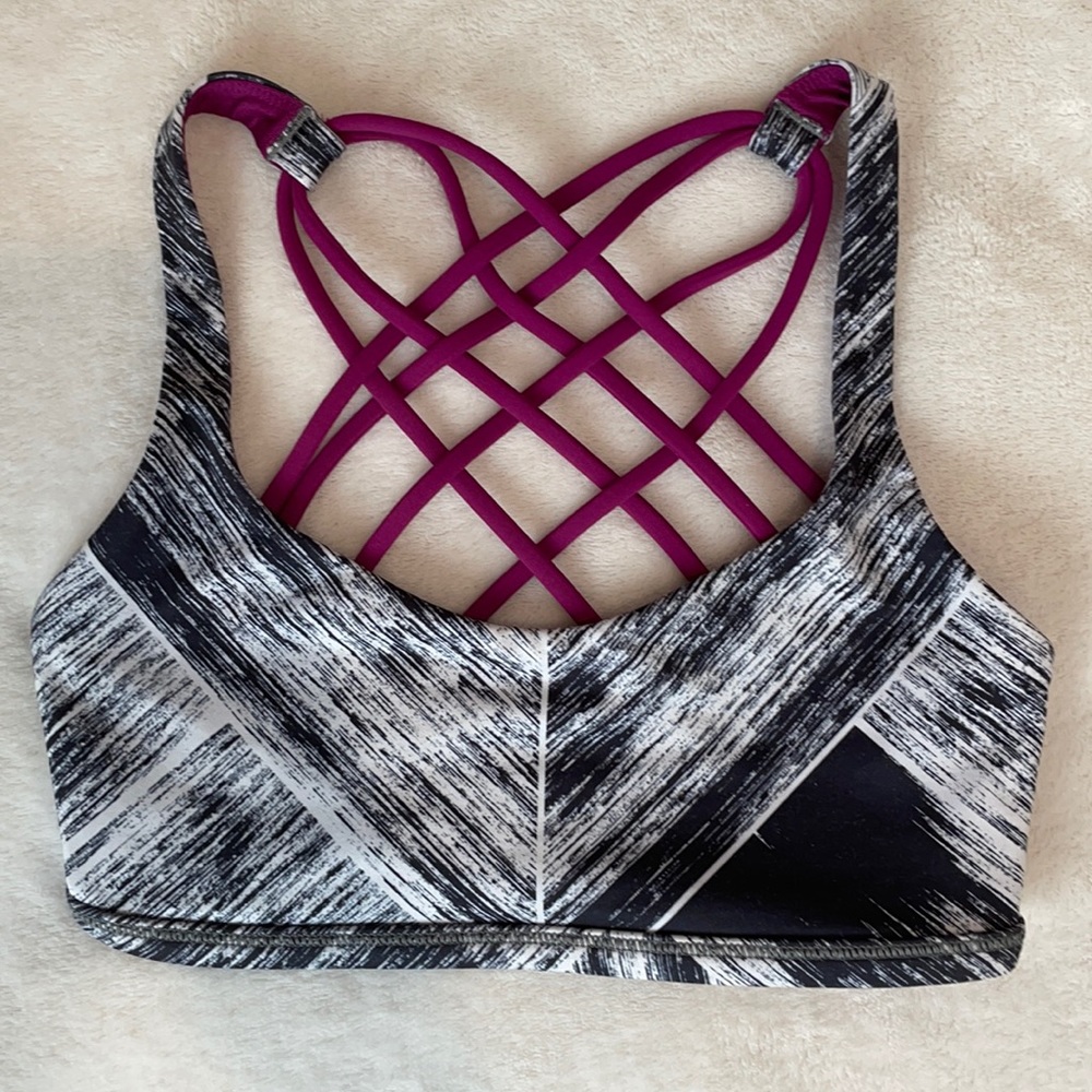 Lululemom sports bra size: 2